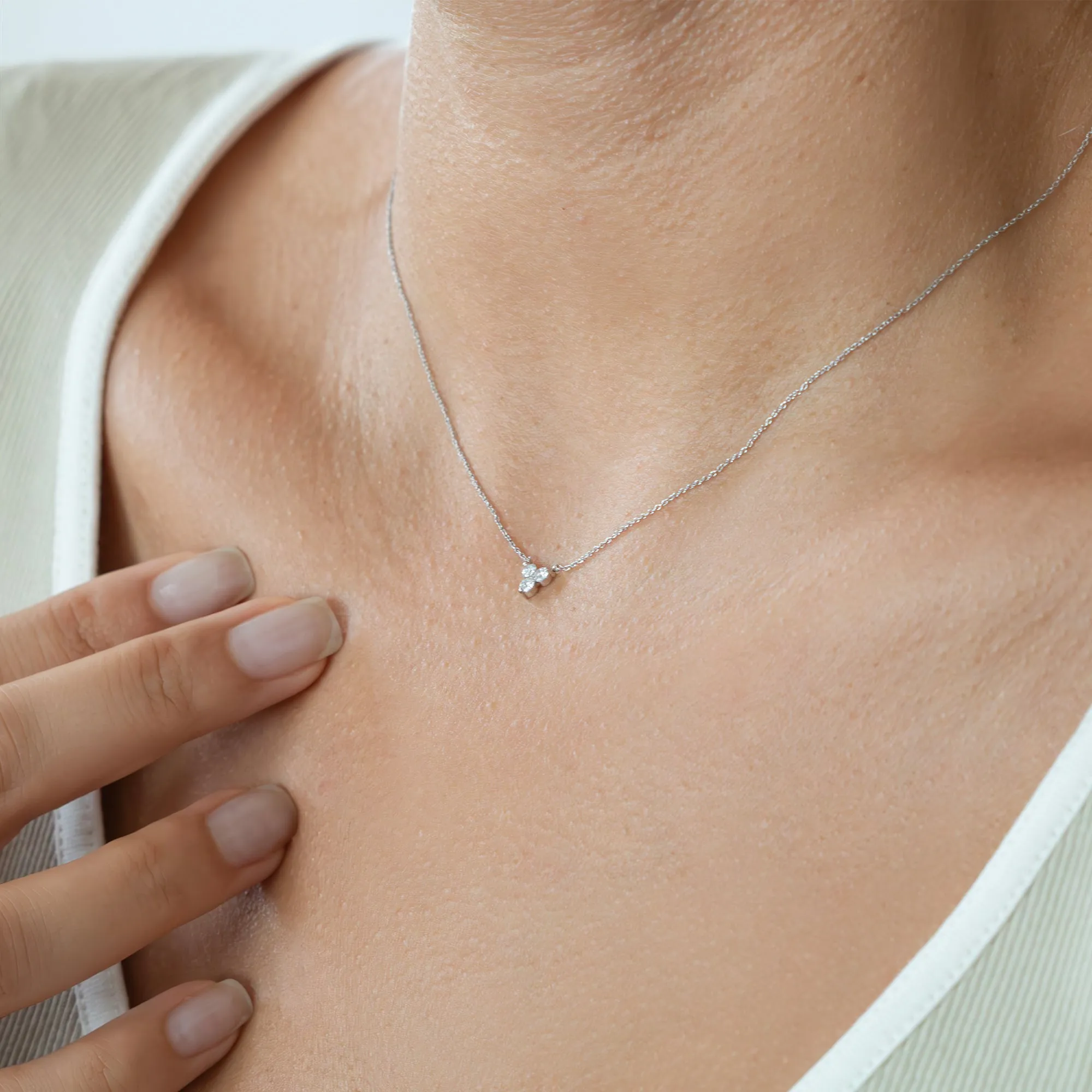 14K White Gold Trio Prong Set Round Cut Diamond Necklace