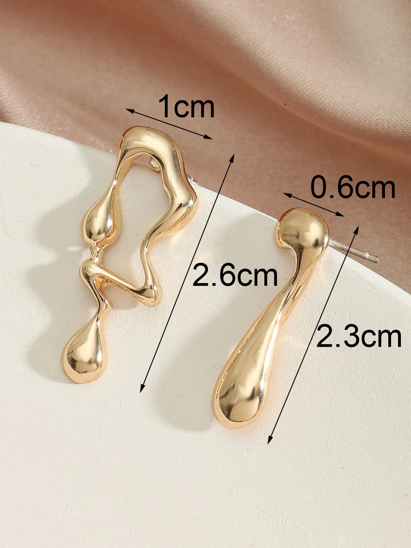 2pcs Structured Stud Earrings - Gold