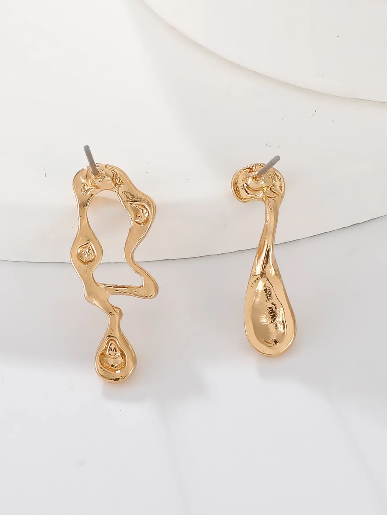 2pcs Structured Stud Earrings - Gold