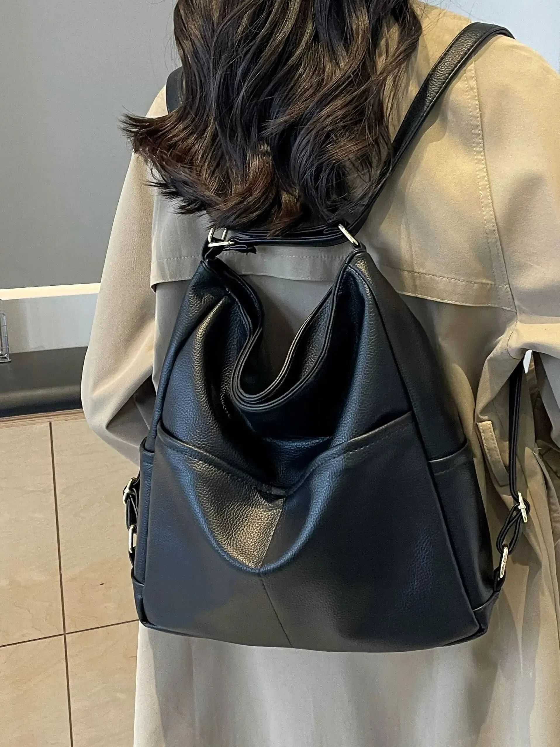 Adjustable Strap Sleek Shoulder Bag