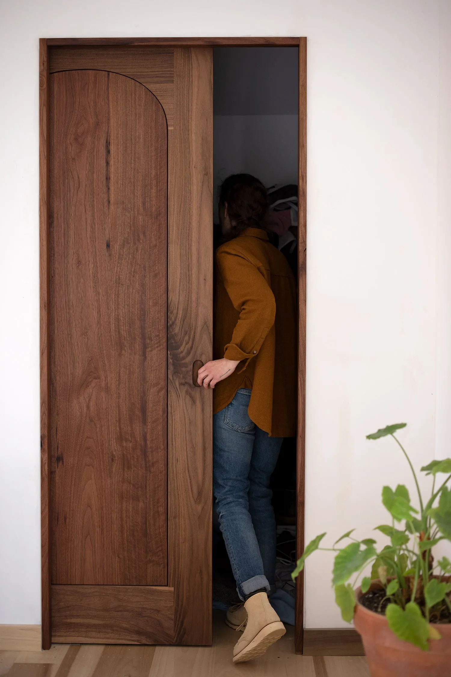 ARCHED DOOR
