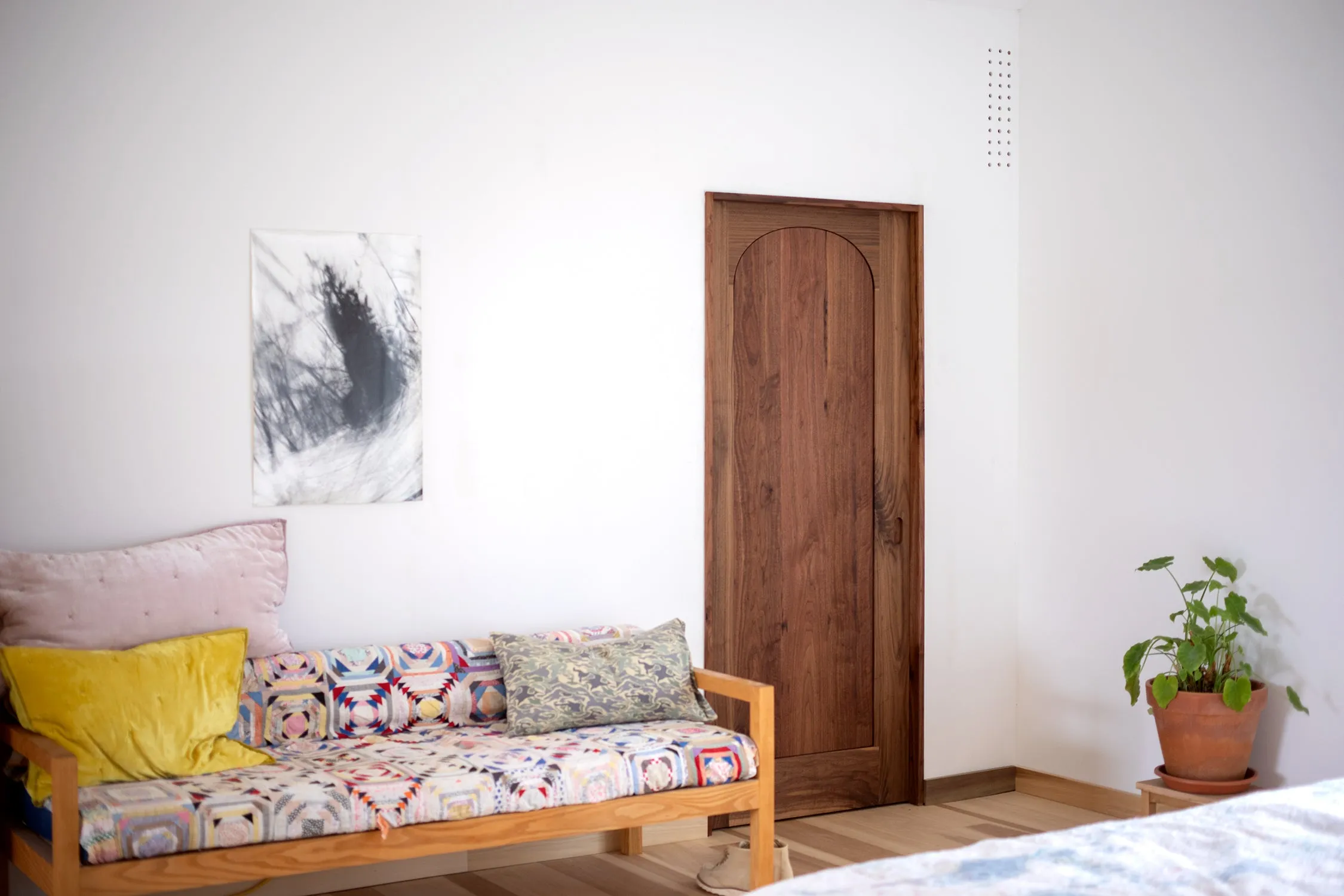 ARCHED DOOR