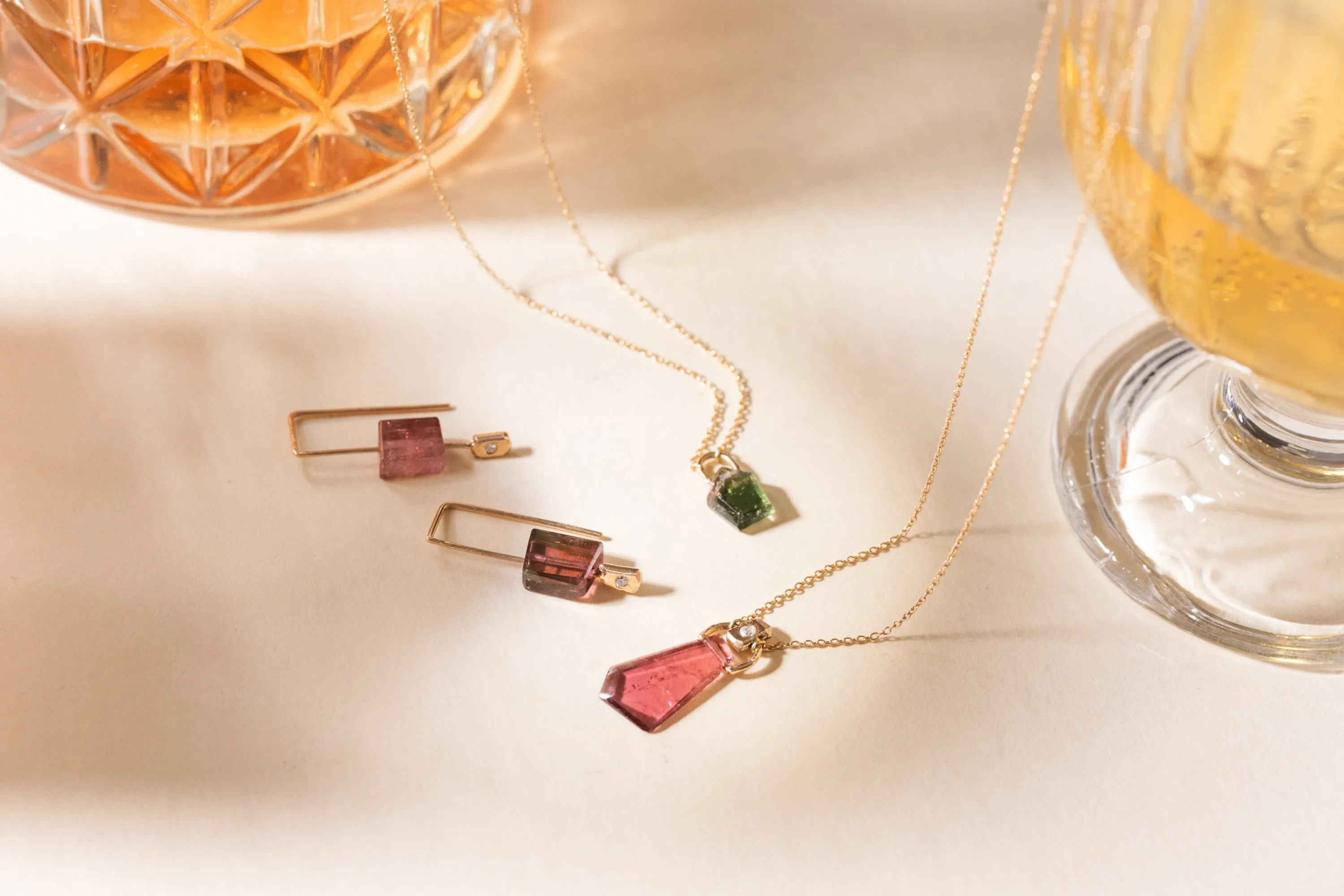 Arched Pendant Necklace