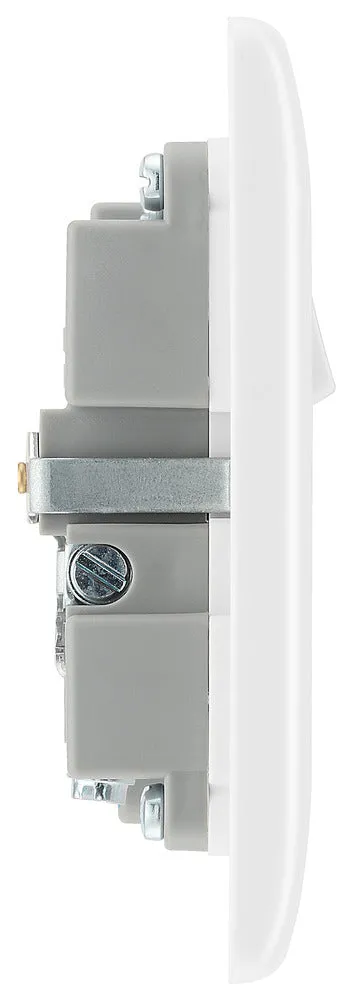 BG 821U2 White Round Edge 13A SP Single Socket   2x USB