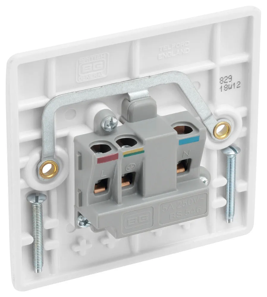 BG 829 White Round Edge Unswitched Round Pin Socket 5A