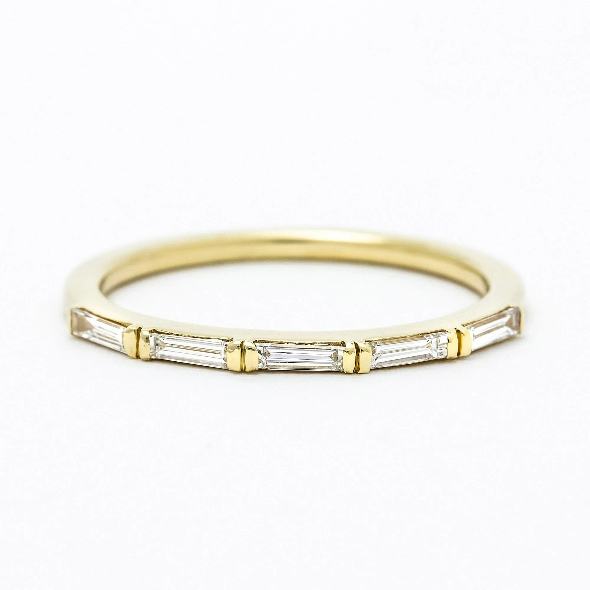 Birdie Ring | Modern Baguette Diamond Wedding Band