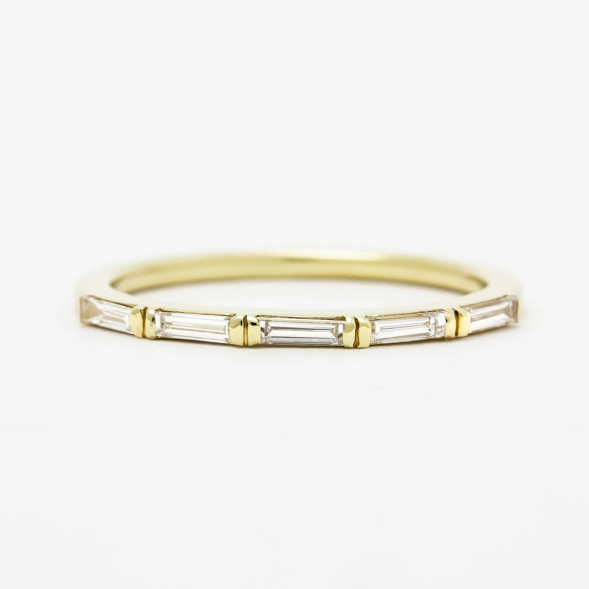 Birdie Ring | Modern Baguette Diamond Wedding Band