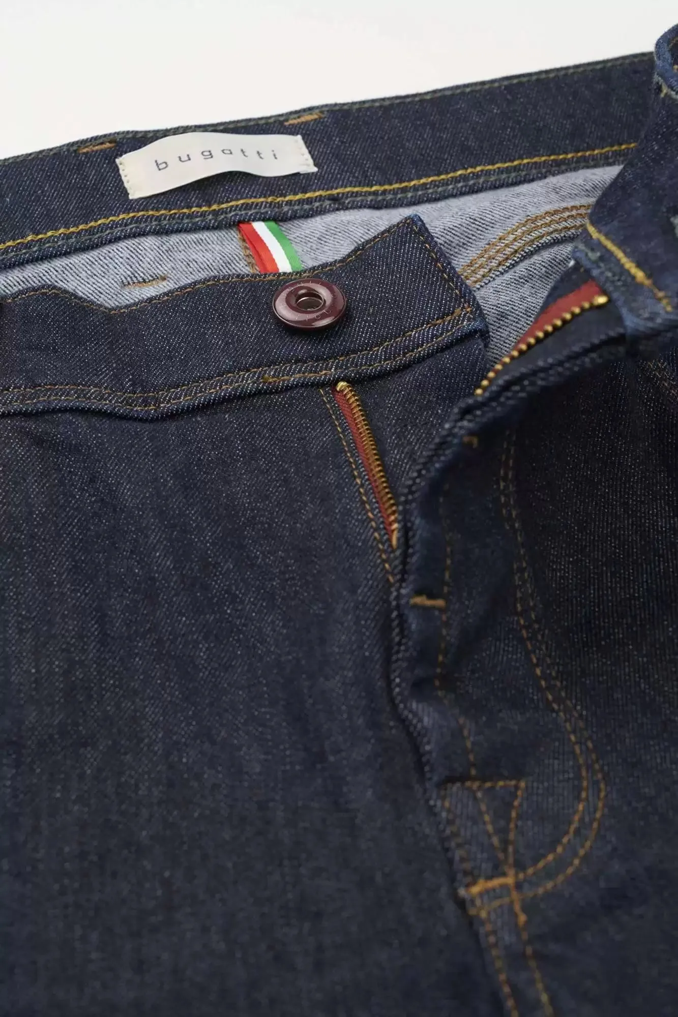 Bugatti Jeans With Subtle Wash in Navy