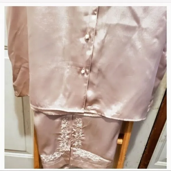 Cabernet sleepwear beige sleeveless pajama set
