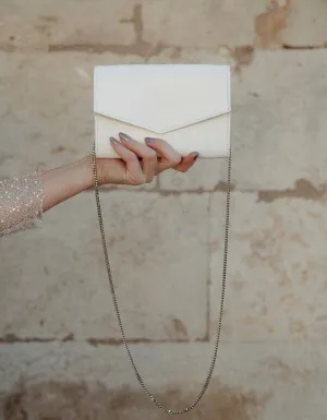 Constant Love Braut Clutch - Cremeweiss mit silberner Kette