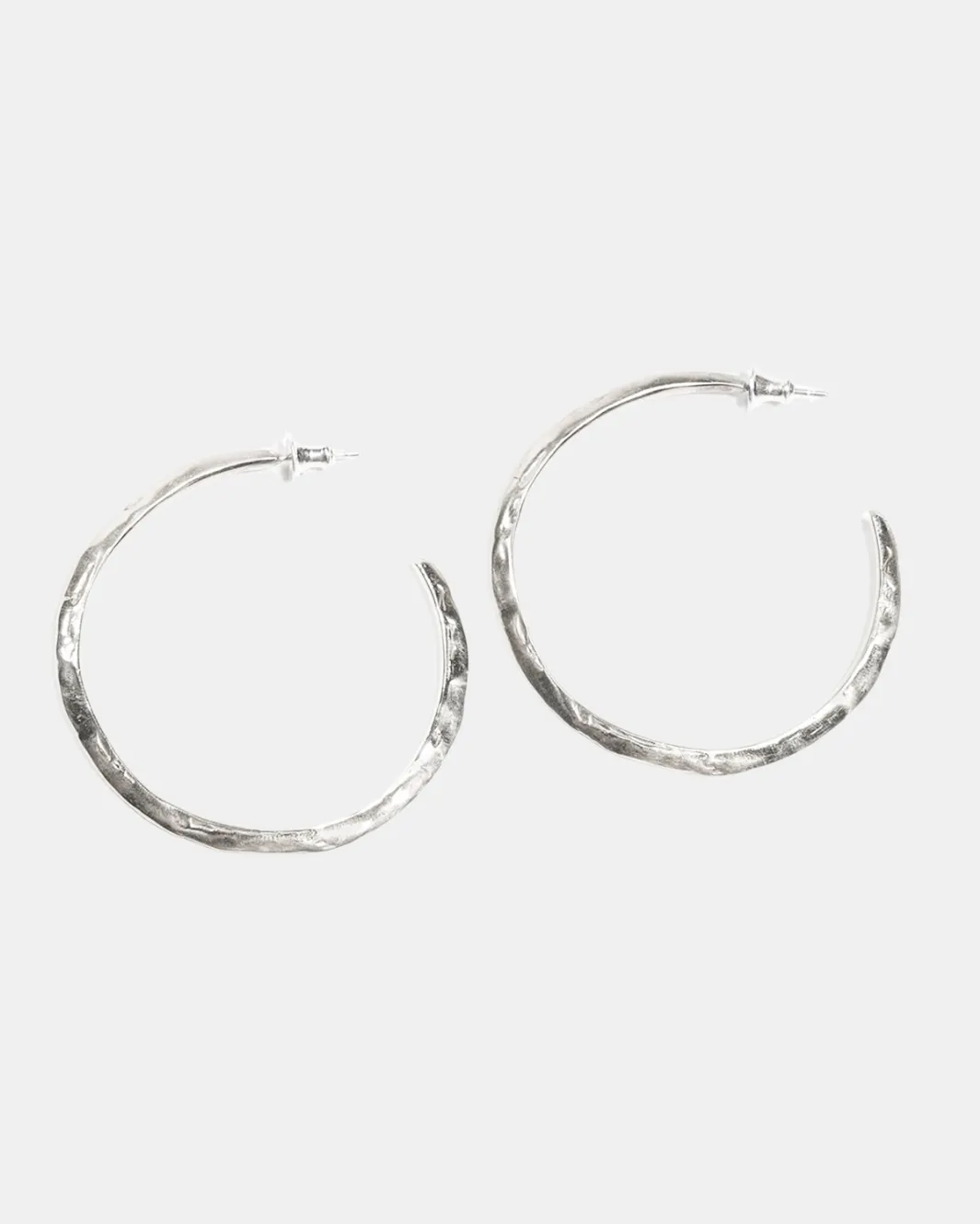CRATER HOOP EARRINGS IN STERLING SILVER
