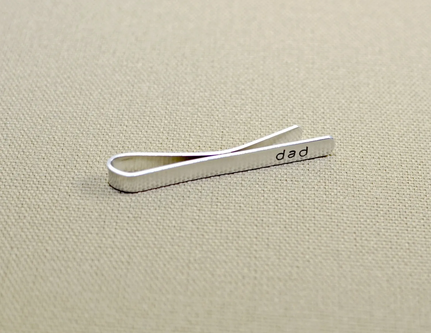 Dad tie bar in aluminum for you to personalize