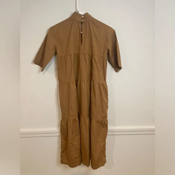 Everlane The Tiered Midi Dress Cotton‎ Mock Neck Short Sleeve Tan Women Runs Big