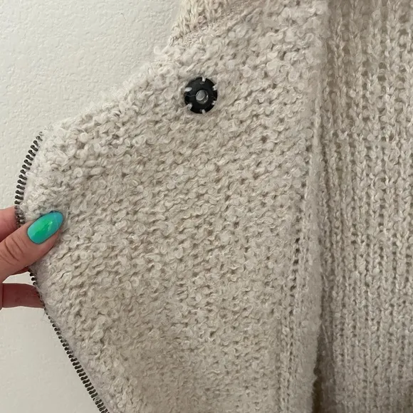 Free People Oversized Fuzzy Zip Front Sweater Cardigan ivory wool blend size XS