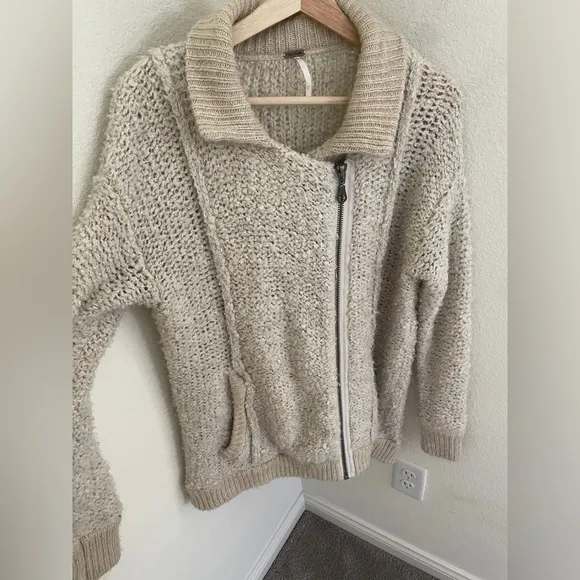 Free People Oversized Fuzzy Zip Front Sweater Cardigan ivory wool blend size XS