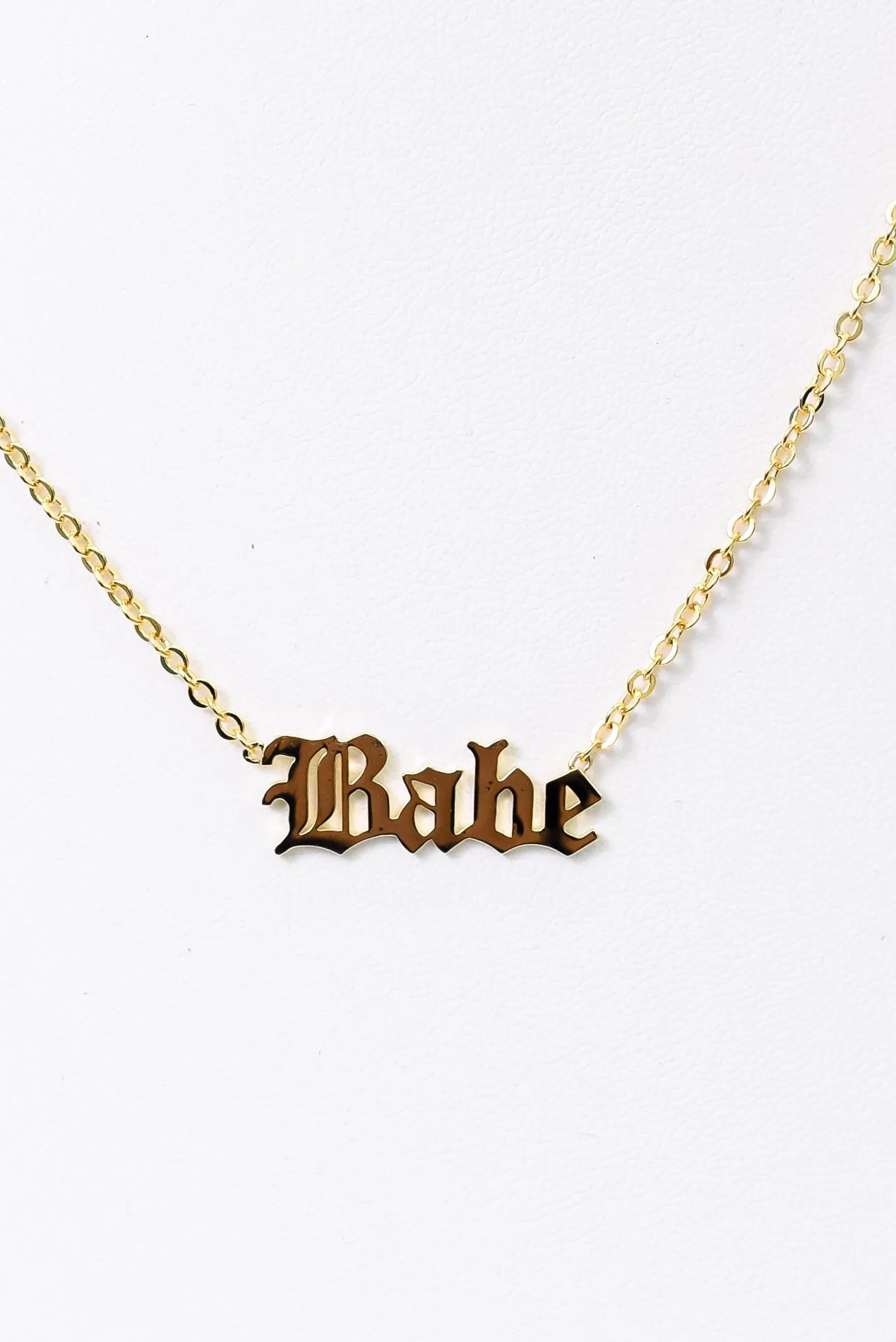 Gold/Chain Linked/'Babe' Necklace - NEK3888GO