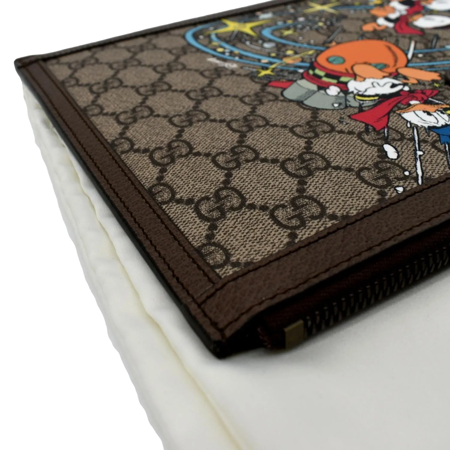 GUCCI Disney Donald Duck GG Supreme Canvas Zip Clutch Beige 647925