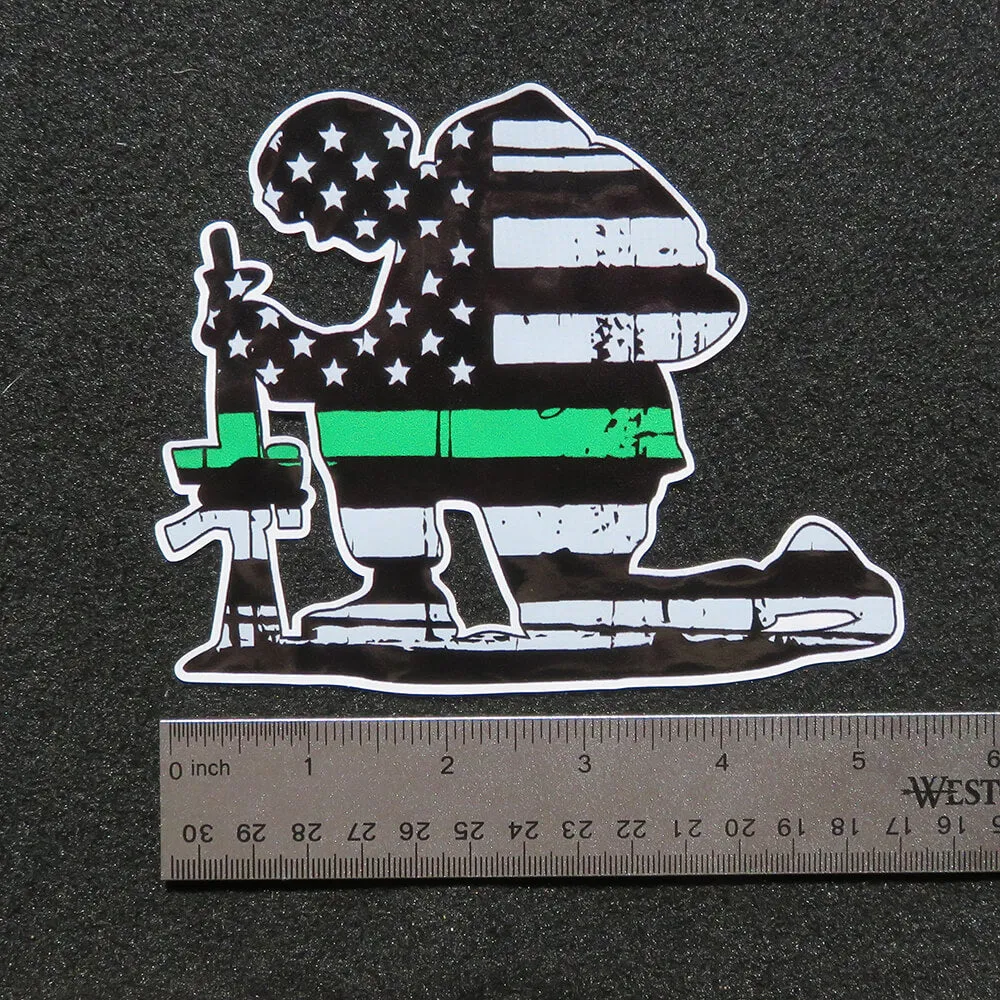 Kneeling Soldier Thin Green Line Vinyl Decal
