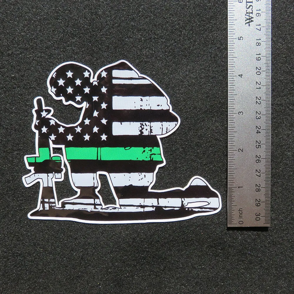 Kneeling Soldier Thin Green Line Vinyl Decal
