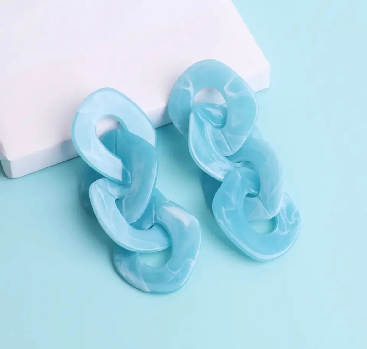 LINKED ACRYLIC DROP EARRINGS