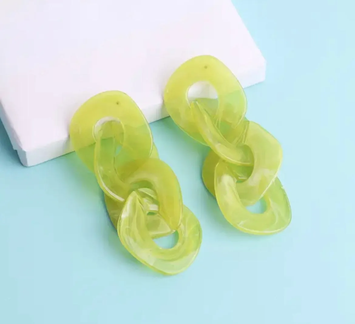 LINKED ACRYLIC DROP EARRINGS