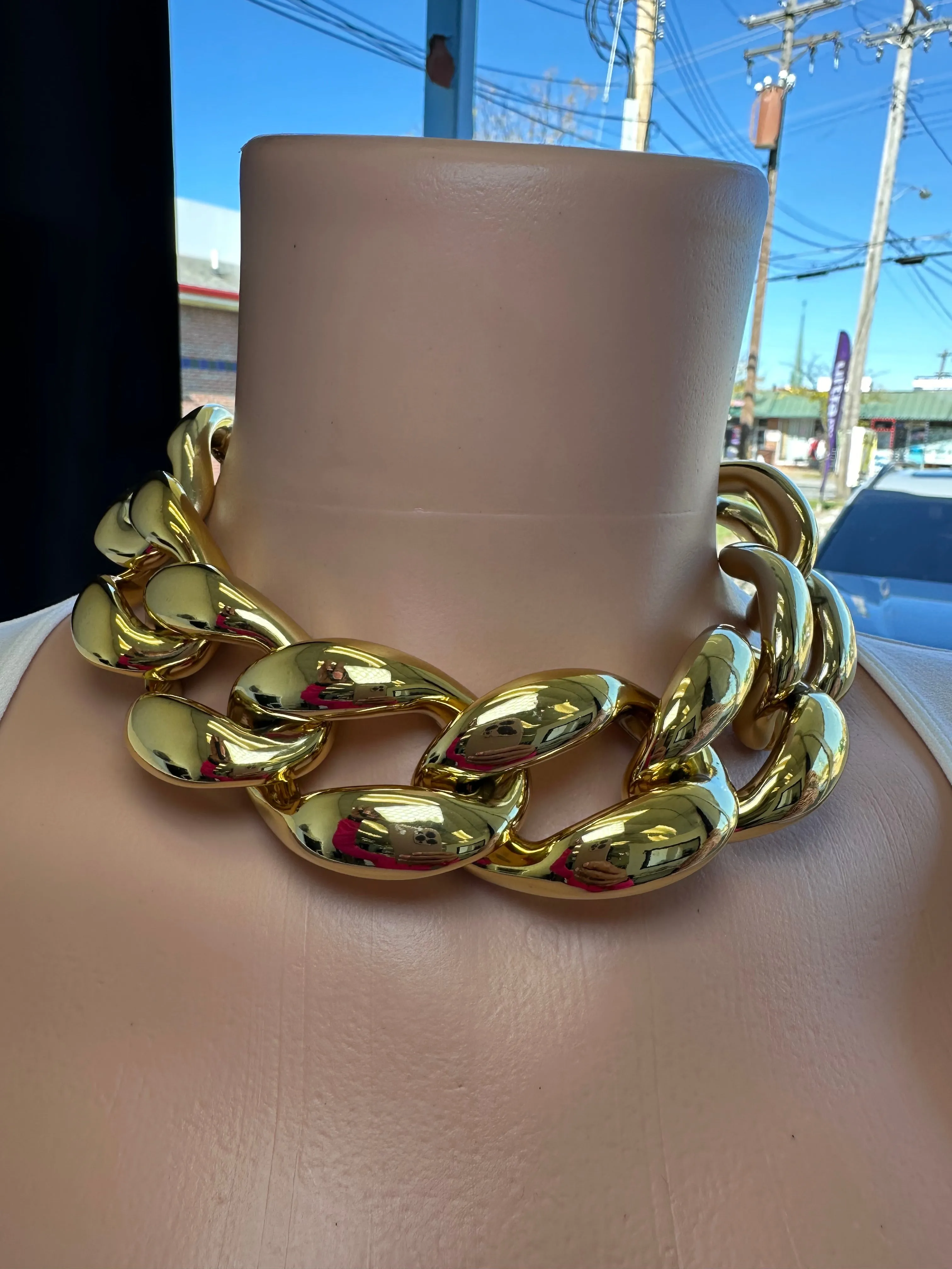 Linked In | Choker