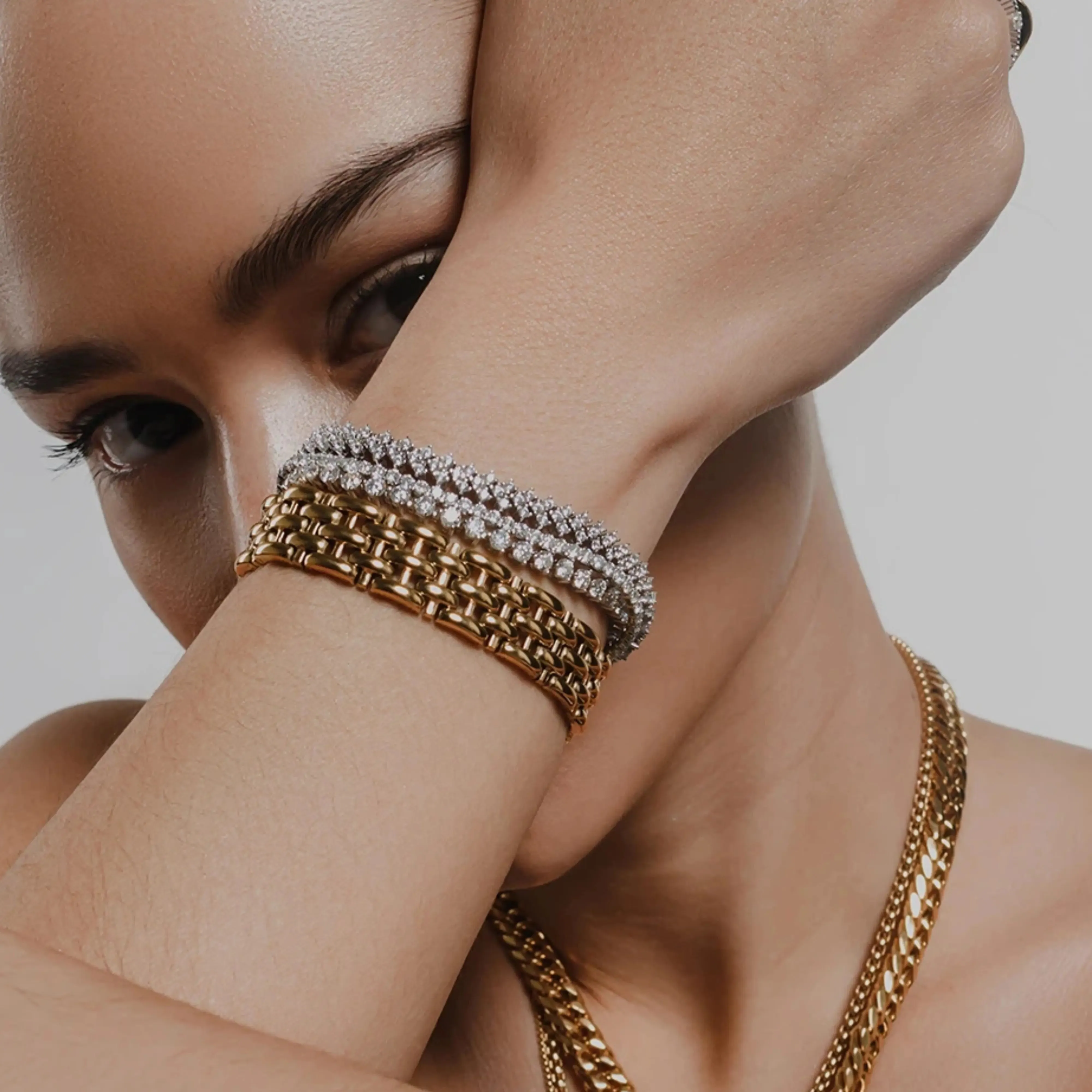 LINKED-UP BRACELET