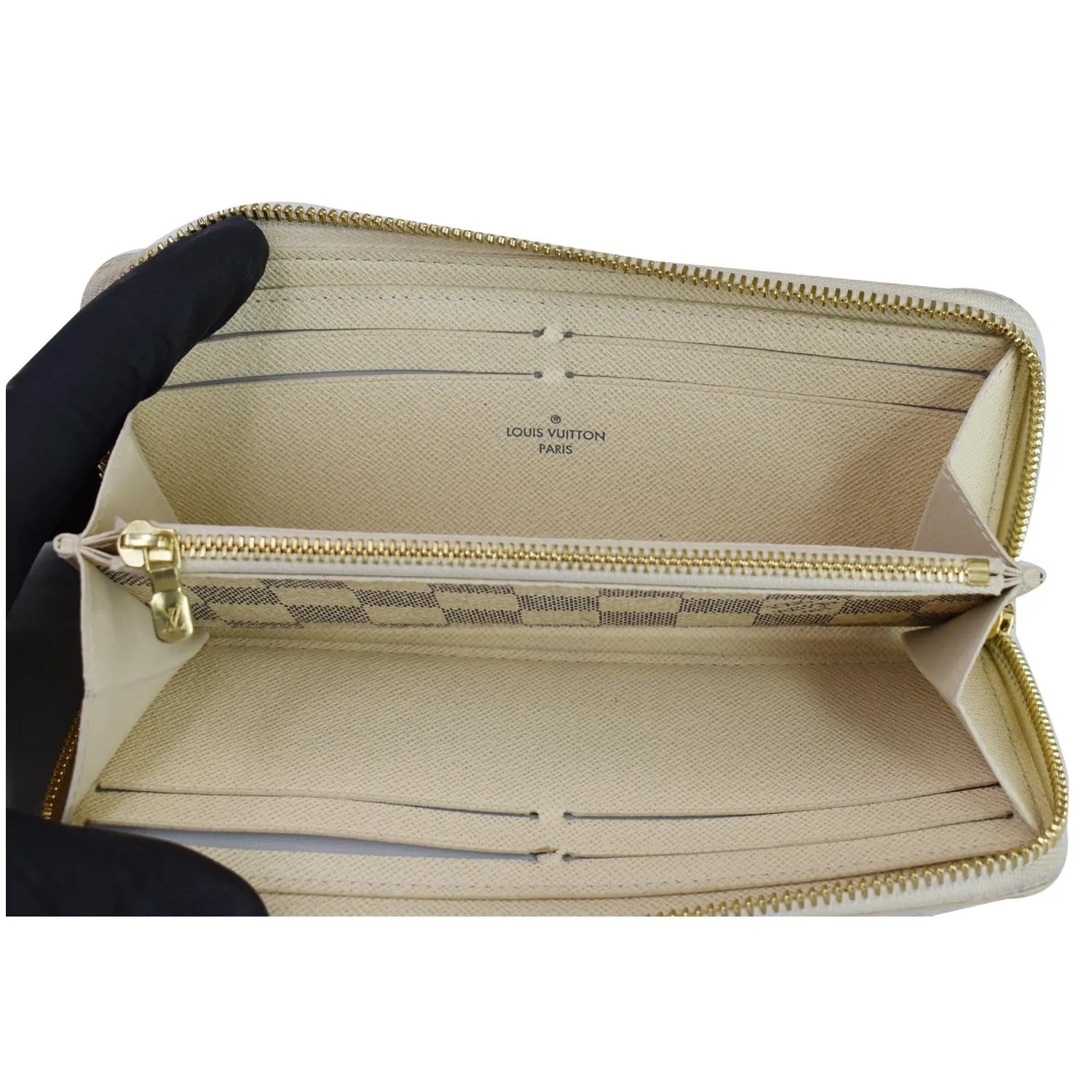LOUIS VUITTON Damier Azur Clemence Wallet White