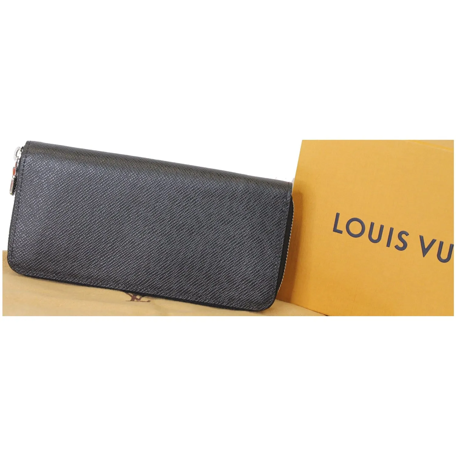 LOUIS VUITTON Zippy Vertical Taiga Long Wallet Black