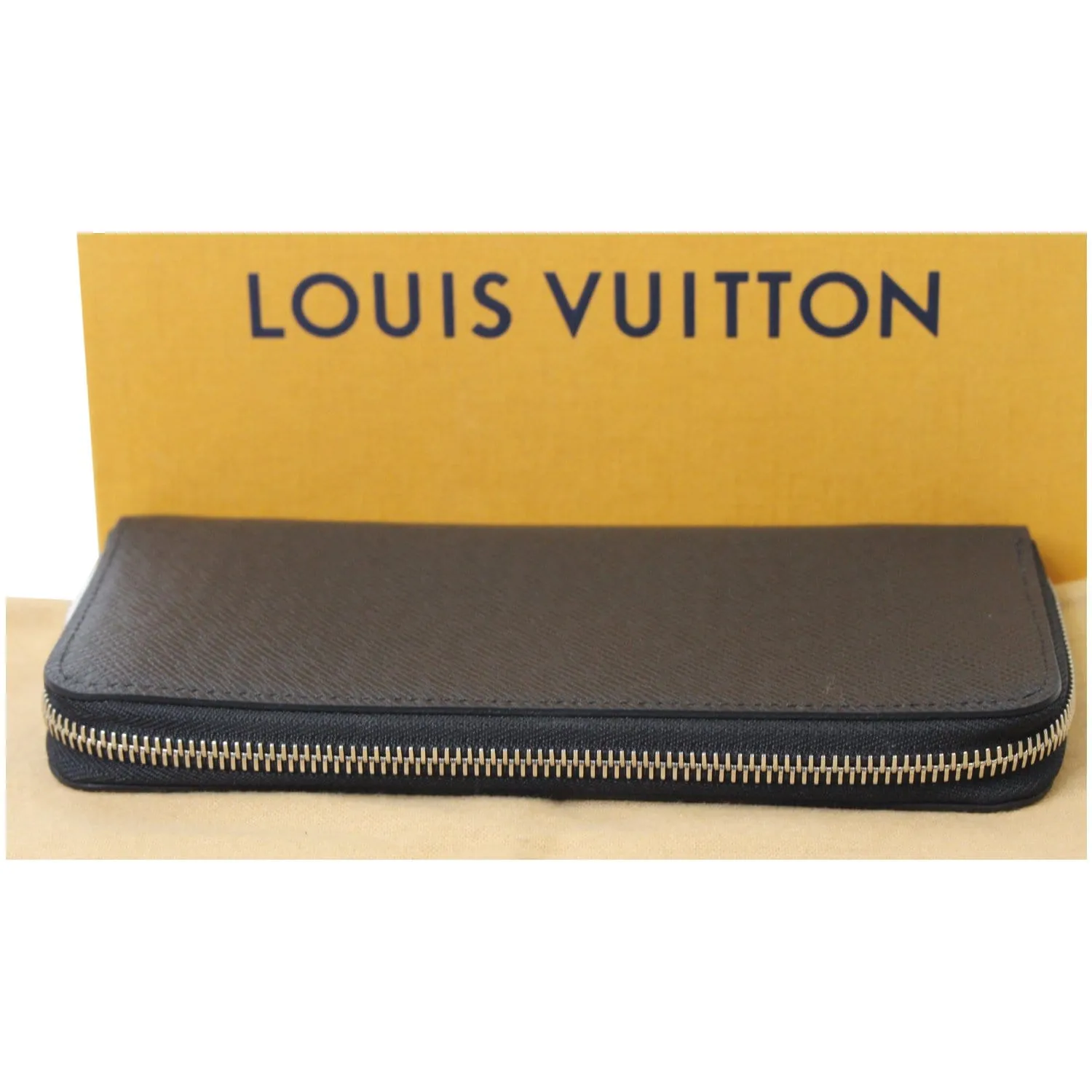 LOUIS VUITTON Zippy Vertical Taiga Long Wallet Black