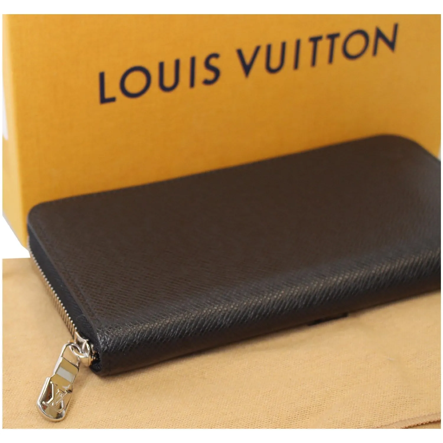 LOUIS VUITTON Zippy Vertical Taiga Long Wallet Black