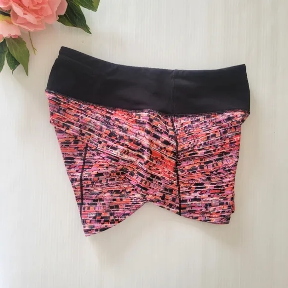 Lululemon Speed Up Short 2.5” Flash Pleat Orange Multi/Black Size 2 Tall