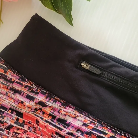 Lululemon Speed Up Short 2.5” Flash Pleat Orange Multi/Black Size 2 Tall