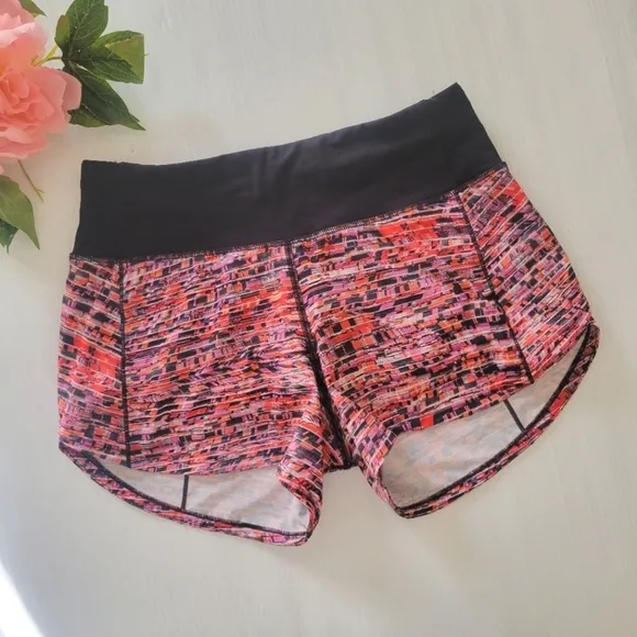 Lululemon Speed Up Short 2.5” Flash Pleat Orange Multi/Black Size 2 Tall