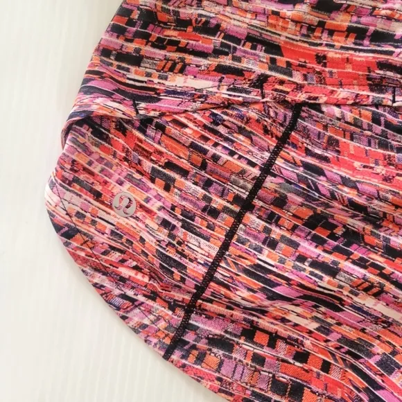 Lululemon Speed Up Short 2.5” Flash Pleat Orange Multi/Black Size 2 Tall