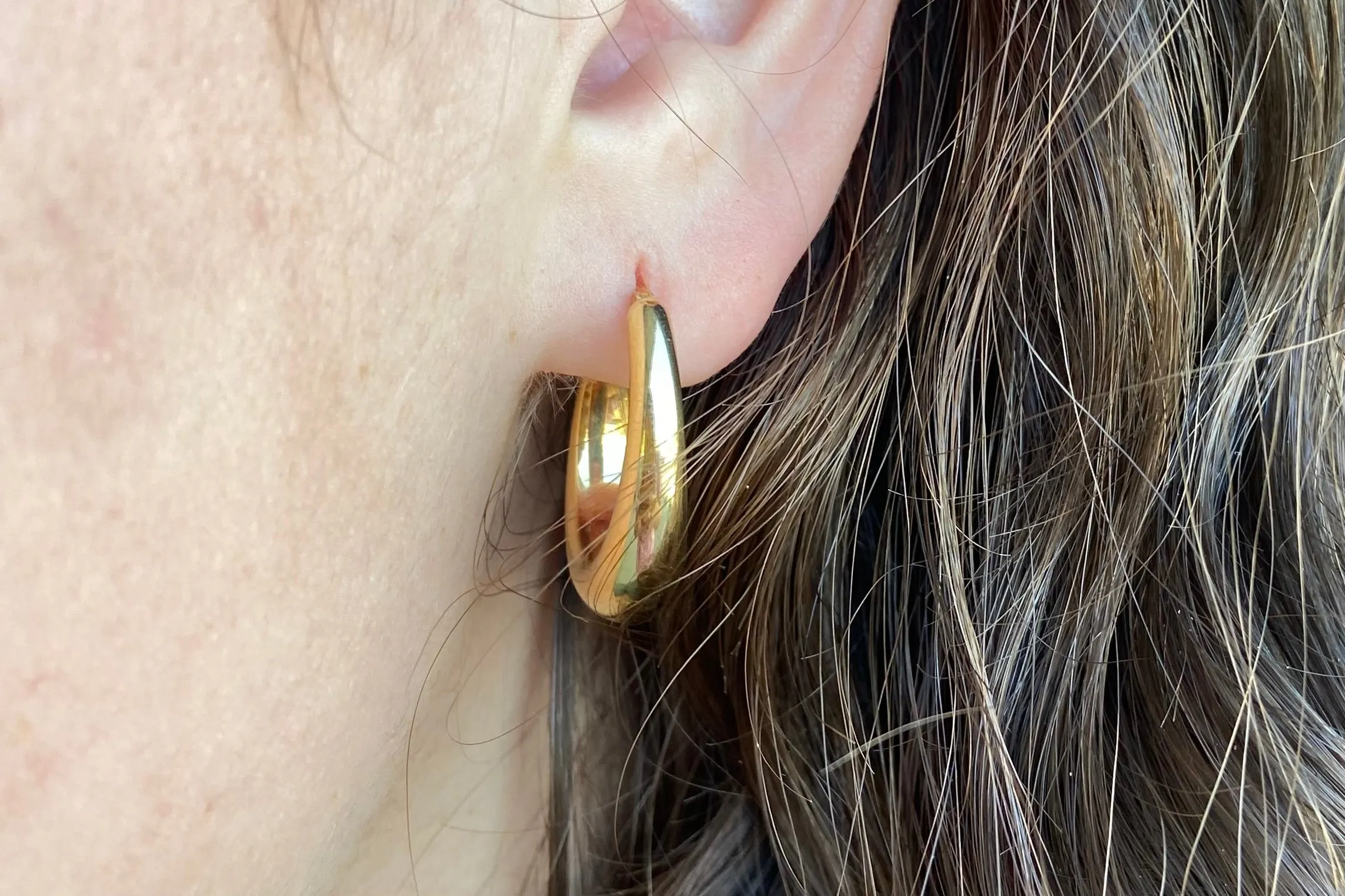Modern Oval Yellow Gold Hoop Earrings