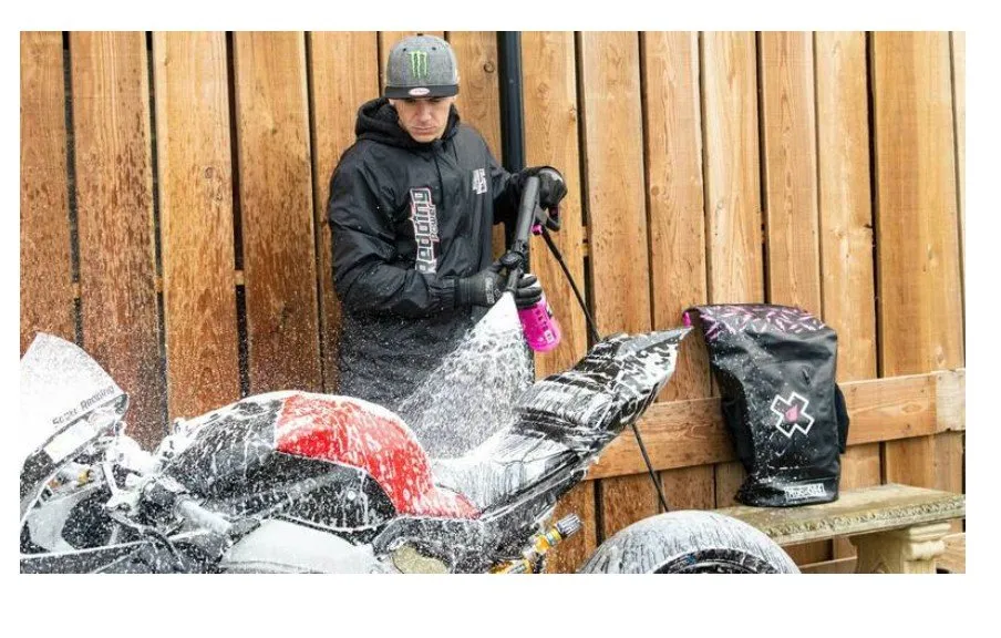 MUC-OFF Pressure washer bundle