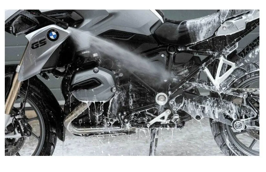 MUC-OFF Pressure washer bundle