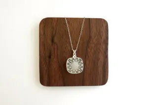 NEW! Exquisite square locket pendant