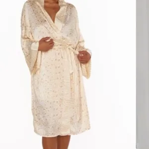 NWT Show Me Your MuMu a Harlow Robe A spotted print One-Size