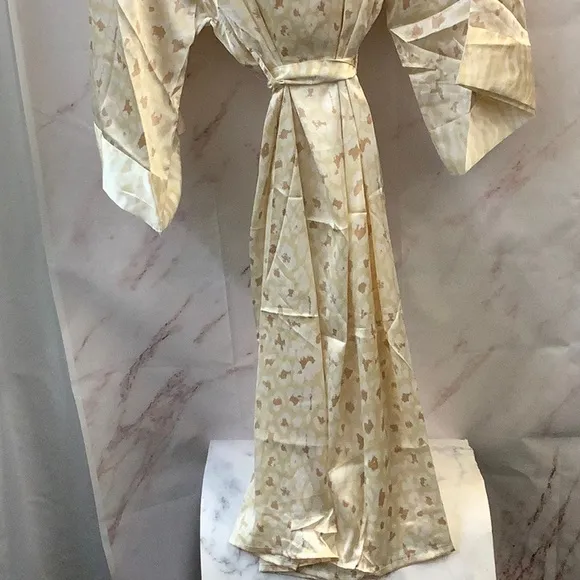 NWT Show Me Your MuMu a Harlow Robe A spotted print One-Size