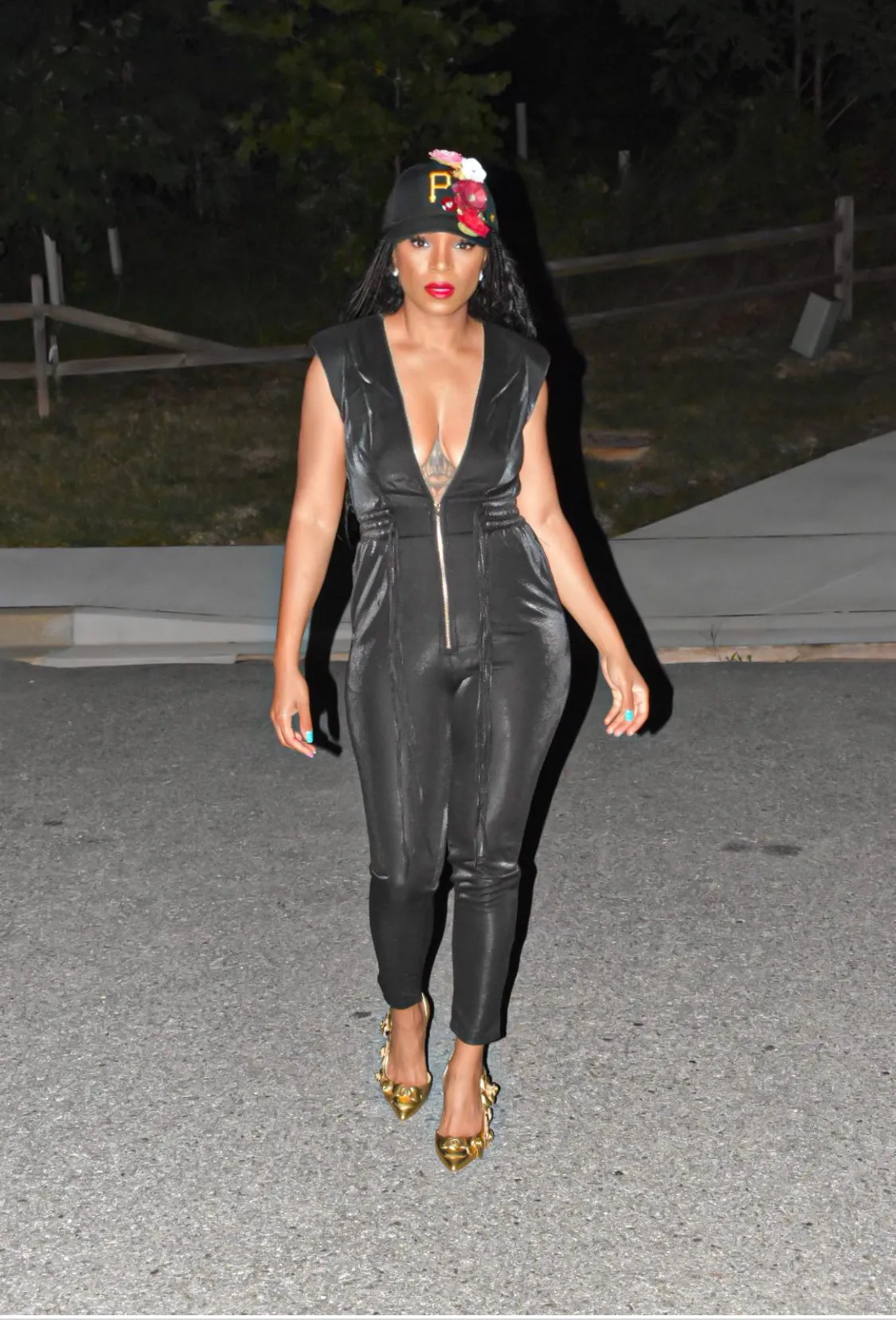 POPPIN Sleek and Padded Zipped Out Jumper