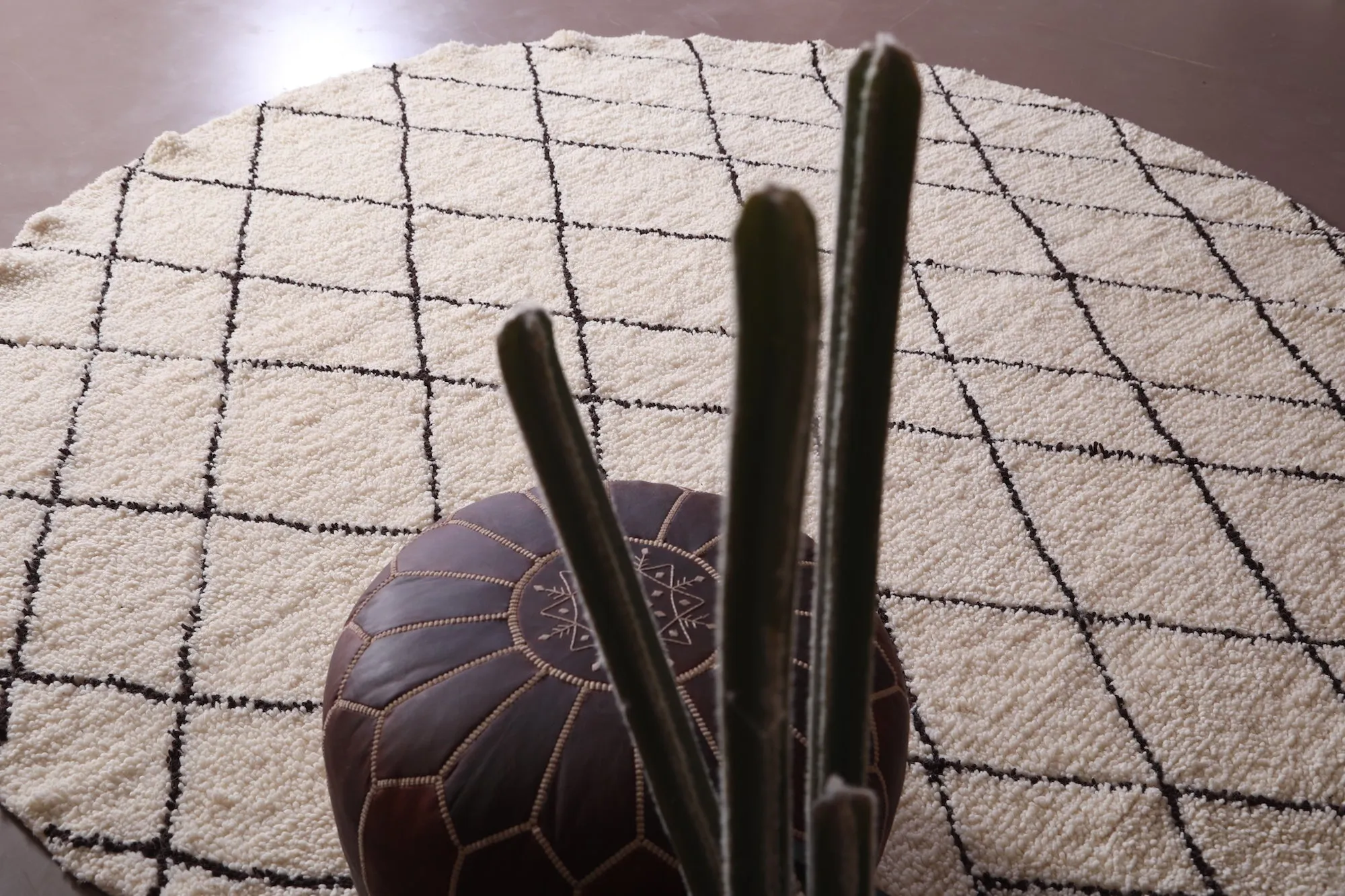 Round handmade rug - custom rounded berber rug