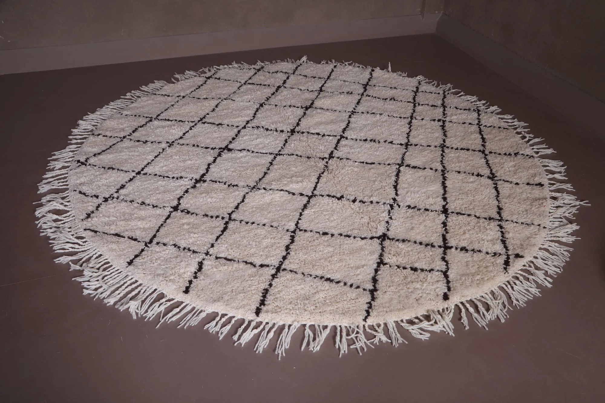 Round handmade rug - custom rounded berber rug