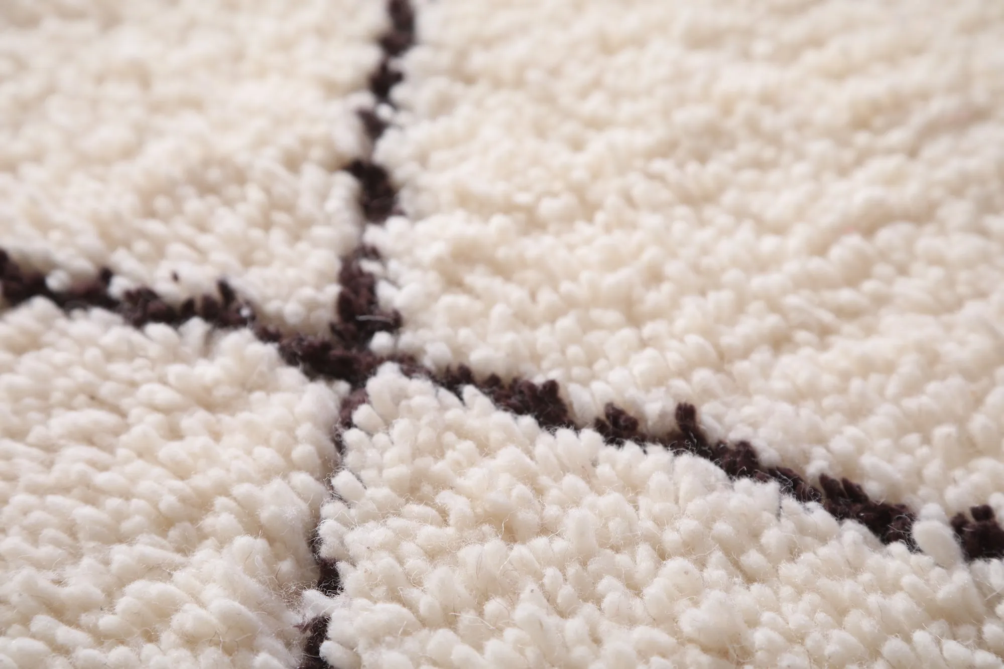 Round handmade rug - custom rounded berber rug