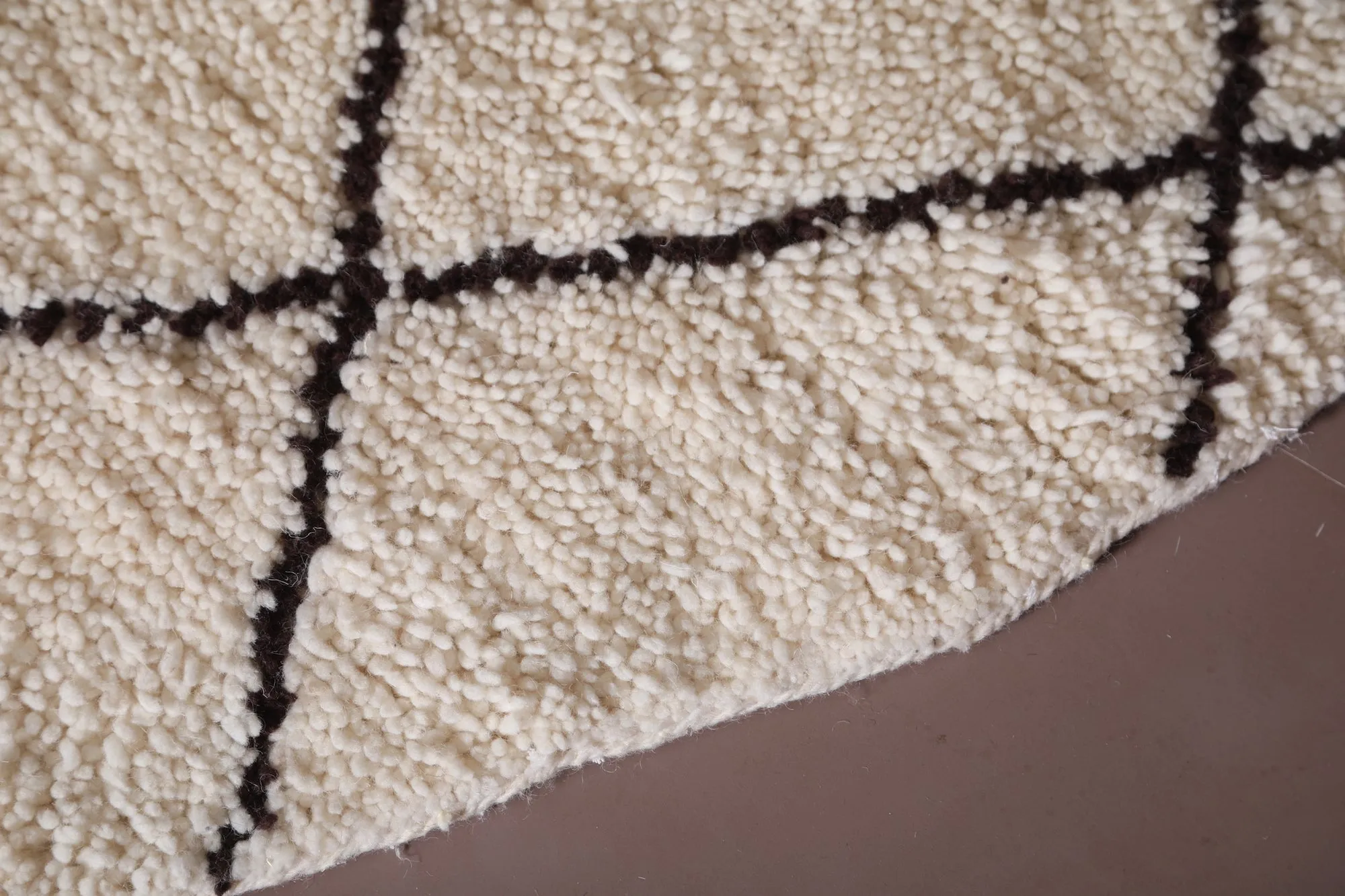 Round handmade rug - custom rounded berber rug
