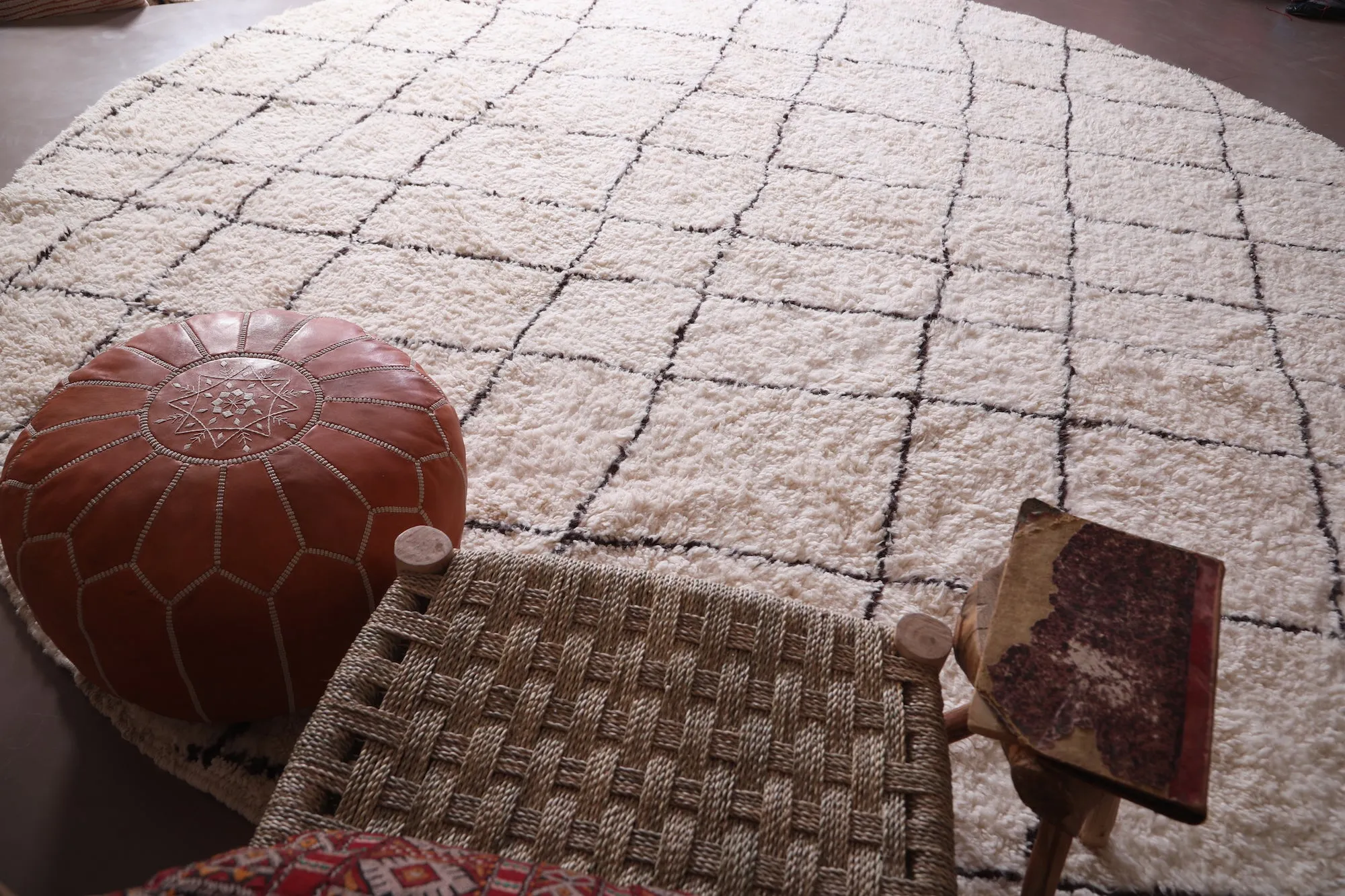 Round moroccan rug - custom rounded berber rug