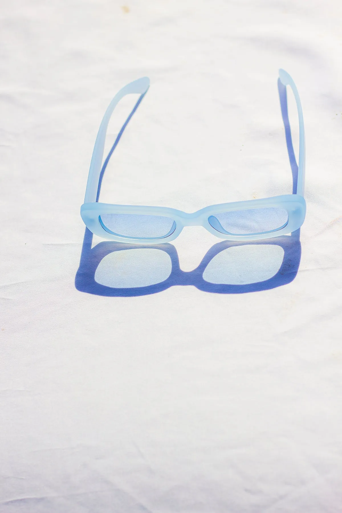 Rounded Rectangle 90s Look Sunglasses