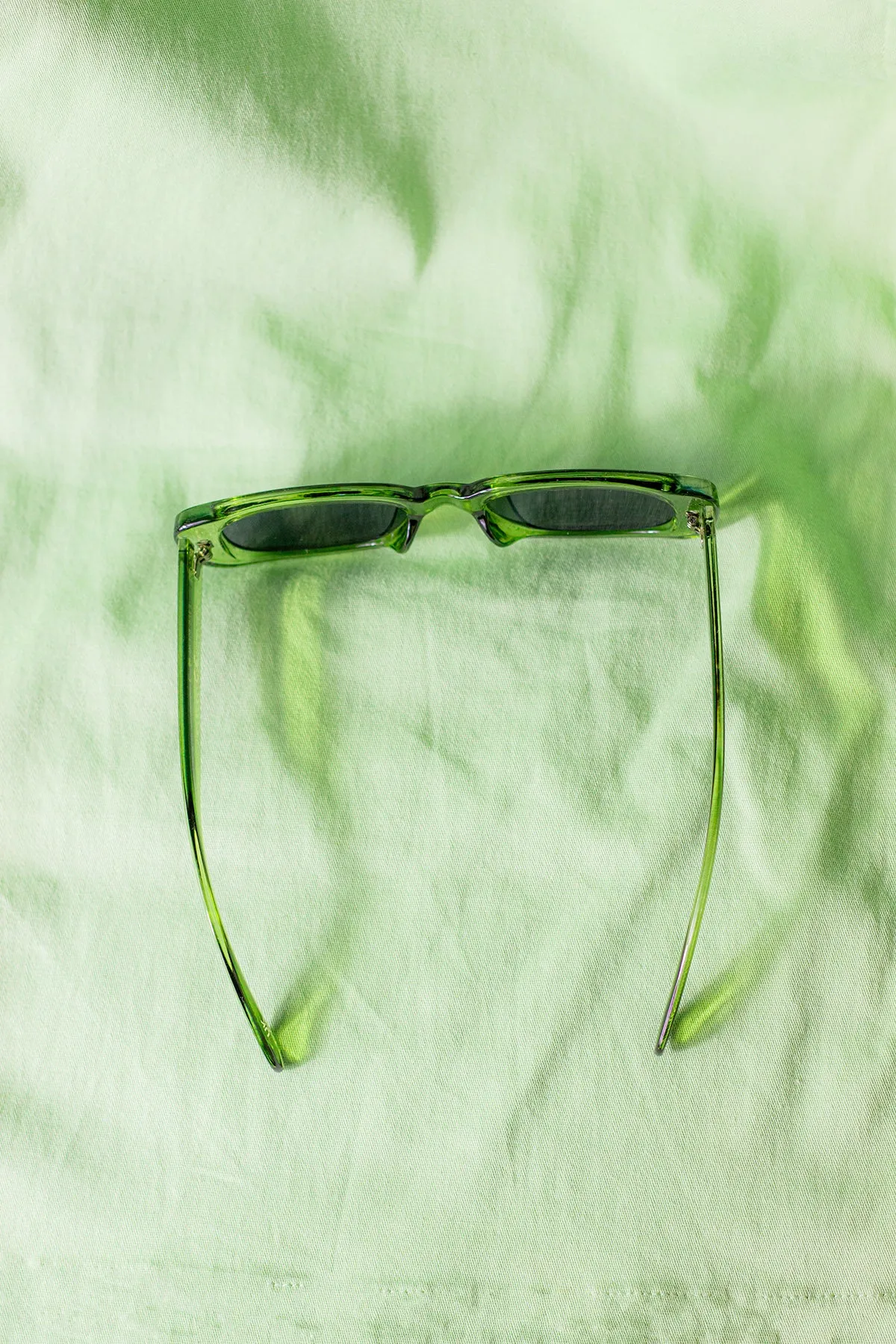 Rounded Rectangle 90s Look Sunglasses