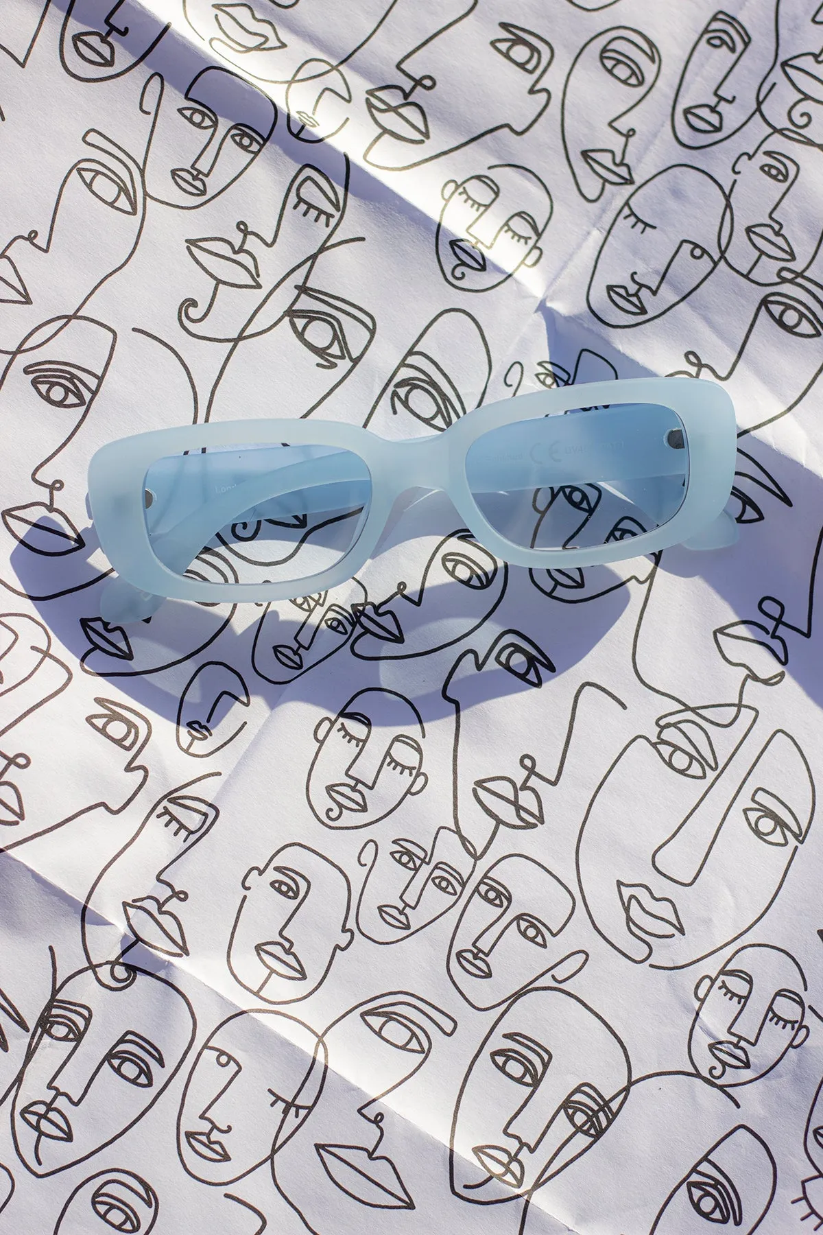 Rounded Rectangle 90s Look Sunglasses